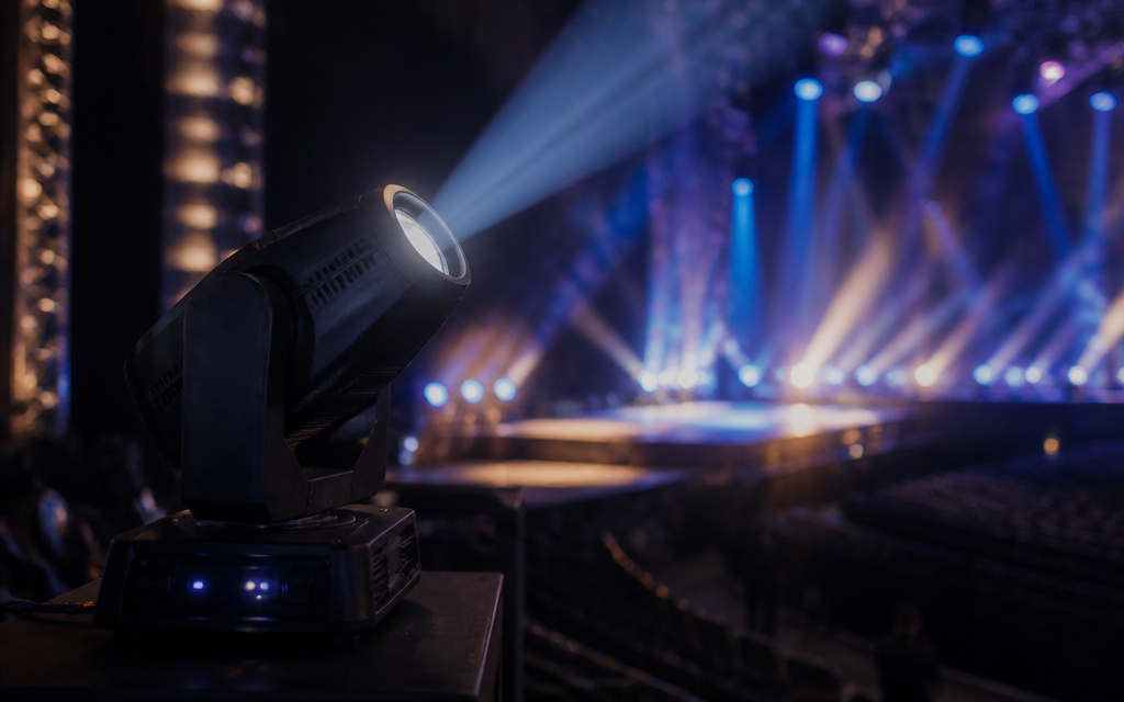 Foire Internationale Stage: High-energy international stage performance in France, expanding the brand's global bookin