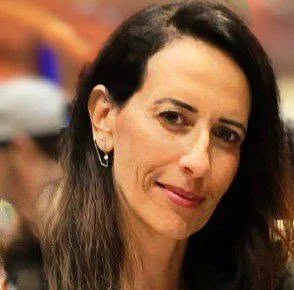 הדר אונה בקליניקה שלה בגבעת ברנר